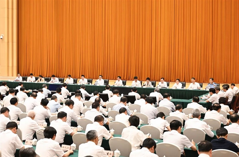 袁家军：持续推进学习教育走深走实 以改进作风新成效推动新重庆建设行稳致远